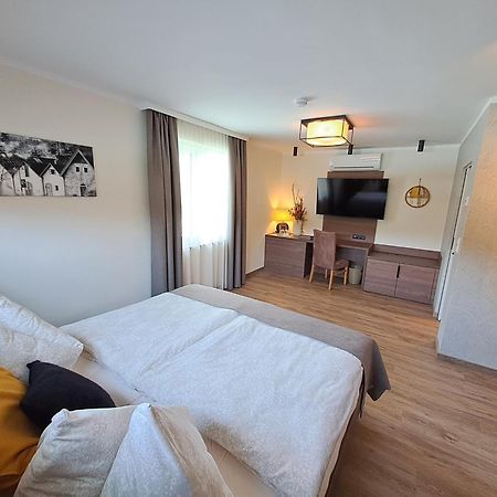 Schliefauhof Hotel Randegg Екстериор снимка