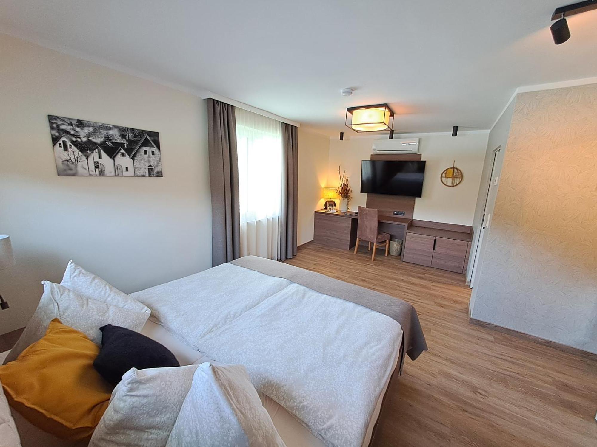 Schliefauhof Hotel Randegg Екстериор снимка